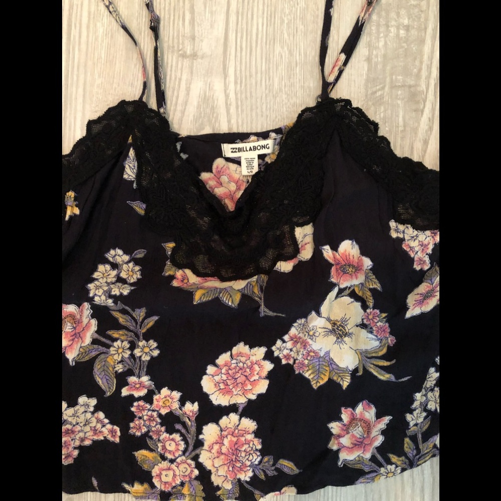 NWT BIllabong crop flower flowy top
